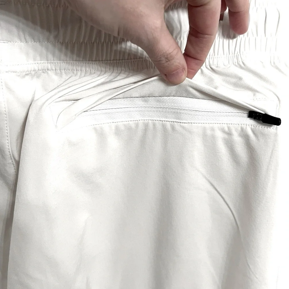 RHONE MENS TWO TONE OFF WHITE ATHLETIC PERFORMANCE PHASE LINED SHORTS SIZE XL